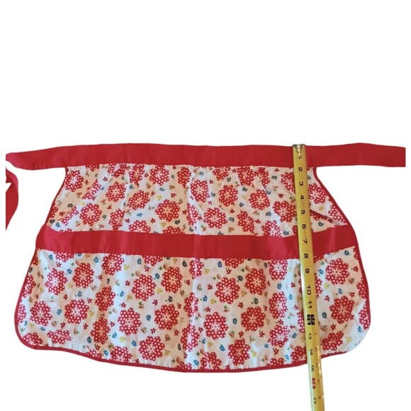 Vtg Half Apron Cotton Tieback Red White Floral 2 Pockets 60s Size Small Or Child - Picture 10 of 11